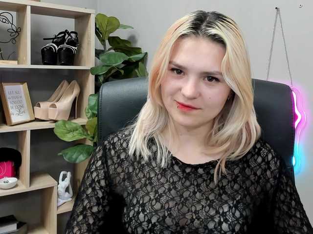 SweetLilyxo live cam on BongaCams