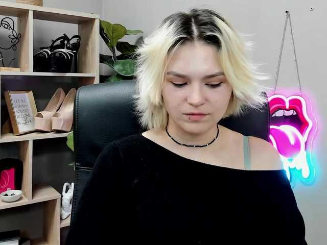 SweetLilyxo live cam on BongaCams