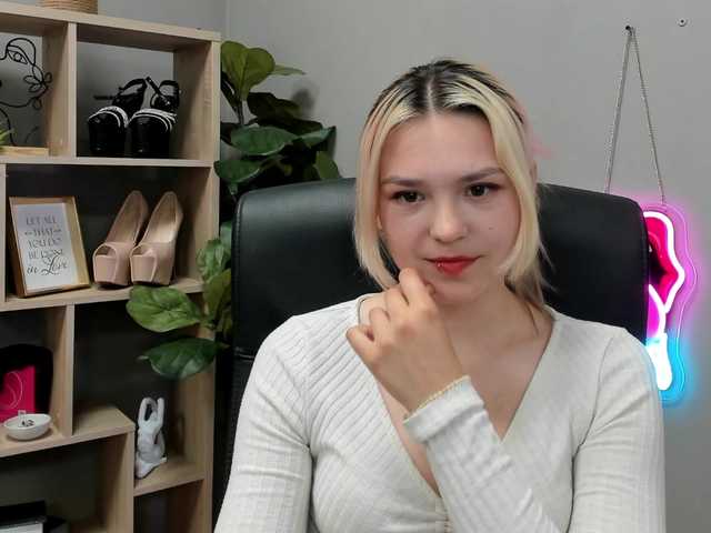 SweetLilyxo live cam on BongaCams
