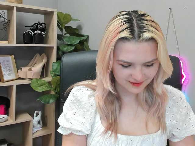 SweetLilyxo live webcam show