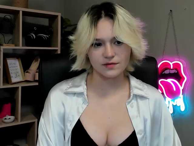 SweetLilyxo live cam on BongaCams