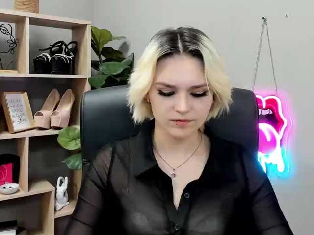 SweetLilyxo live cam on BongaCams