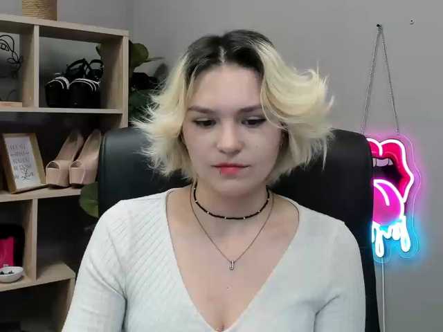 SweetLilyxo live cam on BongaCams
