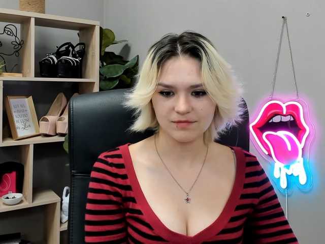 SweetLilyxo live cam on BongaCams