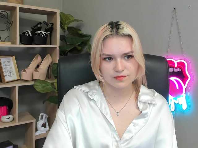 SweetLilyxo live cam on BongaCams