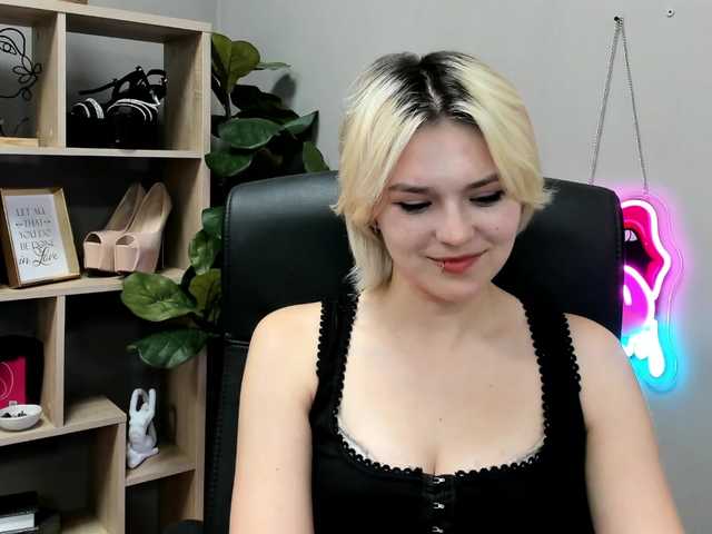 SweetLilyxo live cam on BongaCams