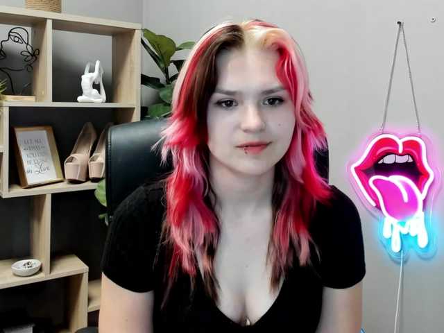 SweetLilyxo live cam on BongaCams