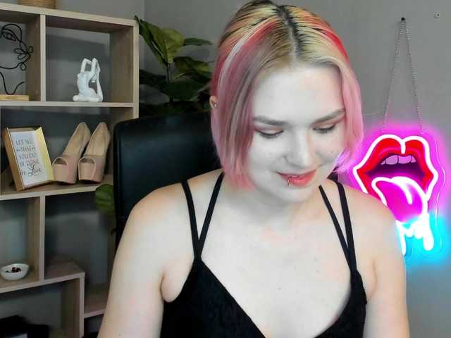 SweetLilyxo live cam on BongaCams