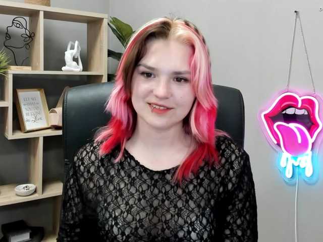 SweetLilyxo live cam on BongaCams