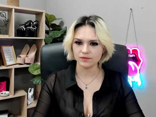SweetLilyxo live cam on BongaCams