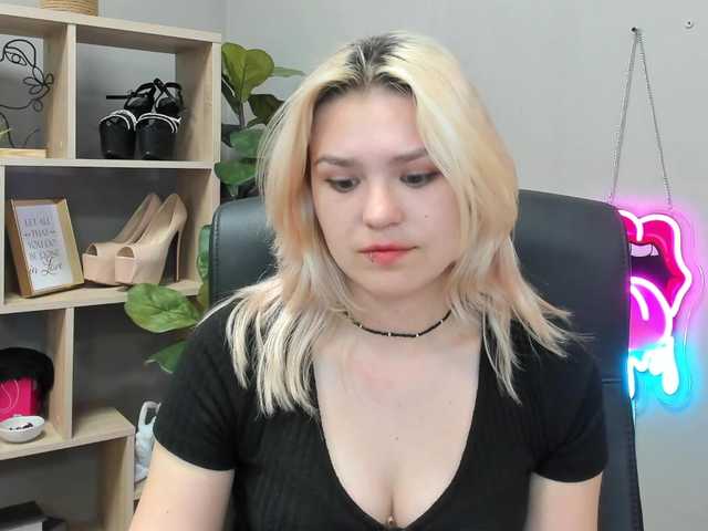 SweetLilyxo live webcam show