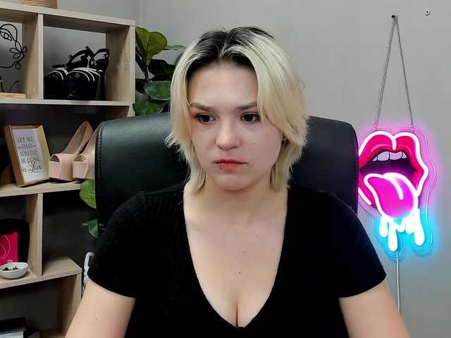 SweetLilyxo live cam preview