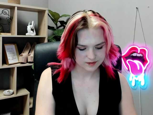 SweetLilyxo live cam on BongaCams