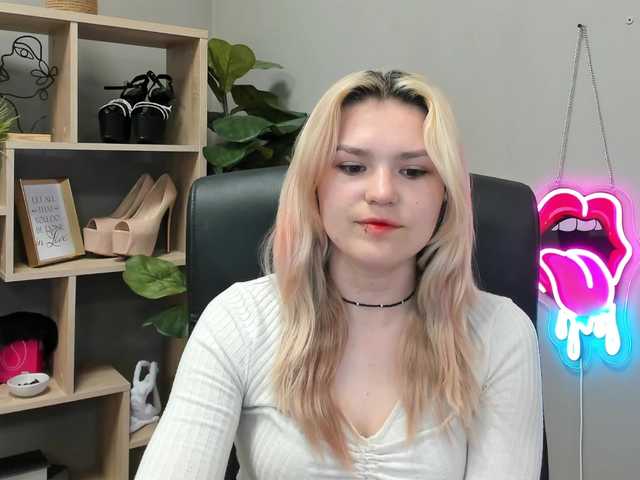 SweetLilyxo live webcam show