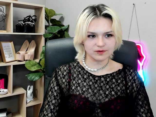 SweetLilyxo live cam on BongaCams
