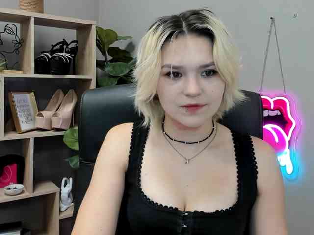 Model: SweetLilyxo