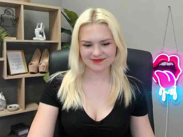 SweetLilyxo webcam