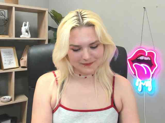 SweetLilyxo webcam