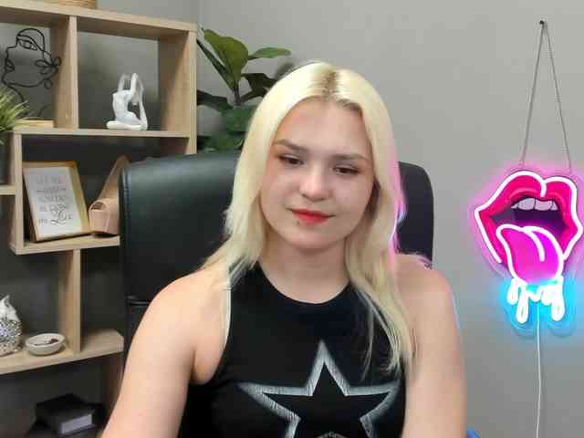 SweetLilyxo webcam