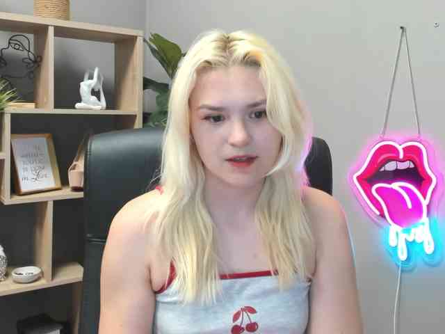 SweetLilyxo webcam