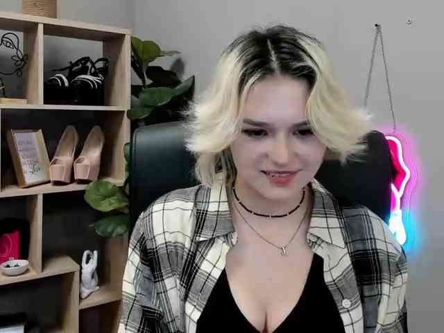 Model: SweetLilyxo
