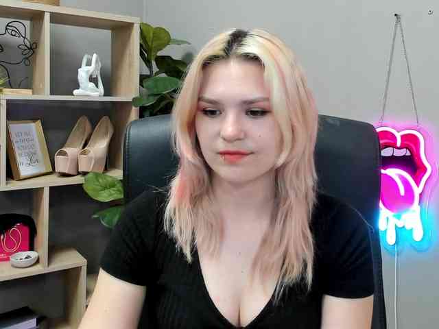 SweetLilyxo webcam