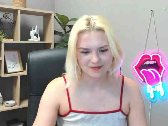 SweetLilyxo webcam