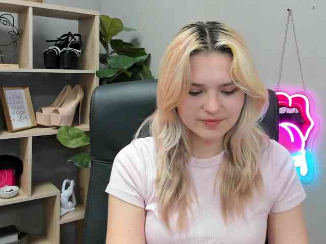 SweetLilyxo webcam