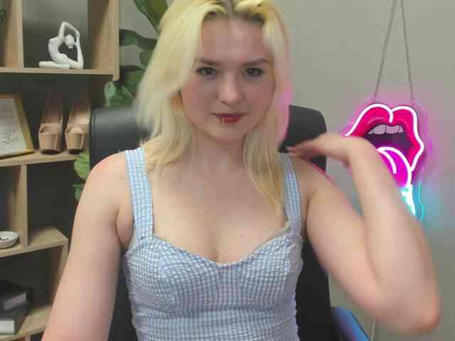SweetLilyxo webcam