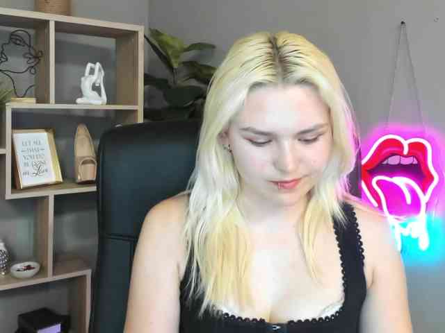 SweetLilyxo webcam