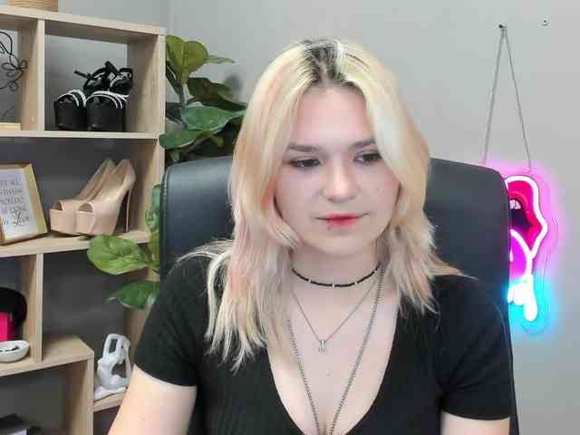 SweetLilyxo webcam