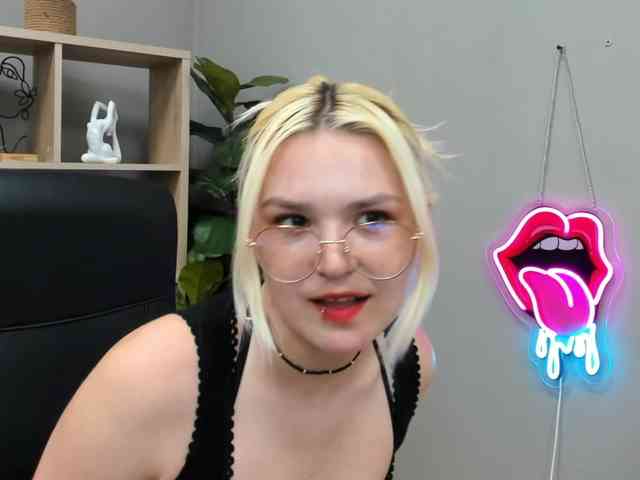 SweetLilyxo webcam