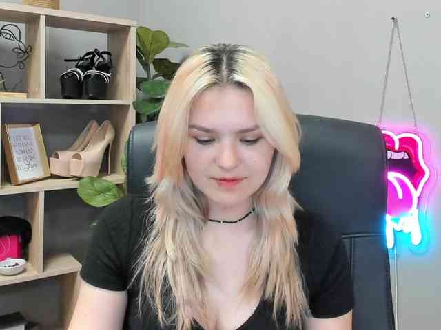 SweetLilyxo webcam