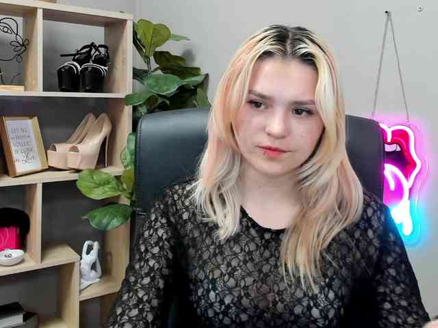 SweetLilyxo webcam