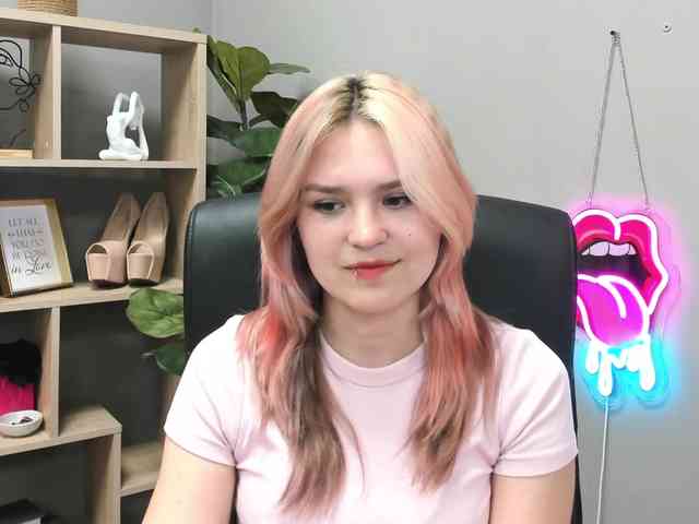 SweetLilyxo webcam