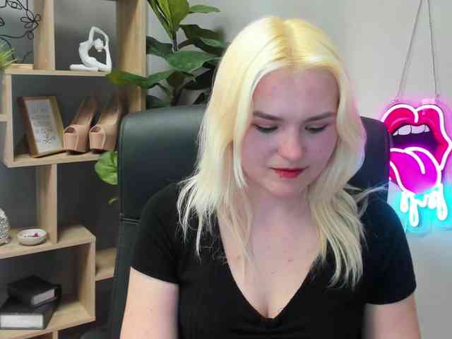 SweetLilyxo webcam