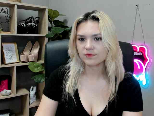 SweetLilyxo webcam