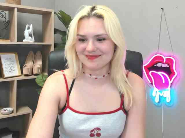 SweetLilyxo webcam