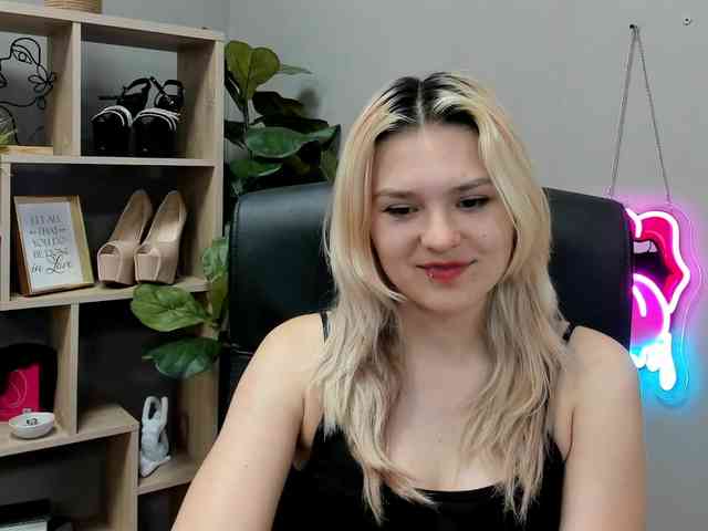 SweetLilyxo webcam