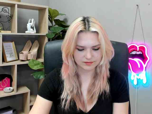 SweetLilyxo webcam