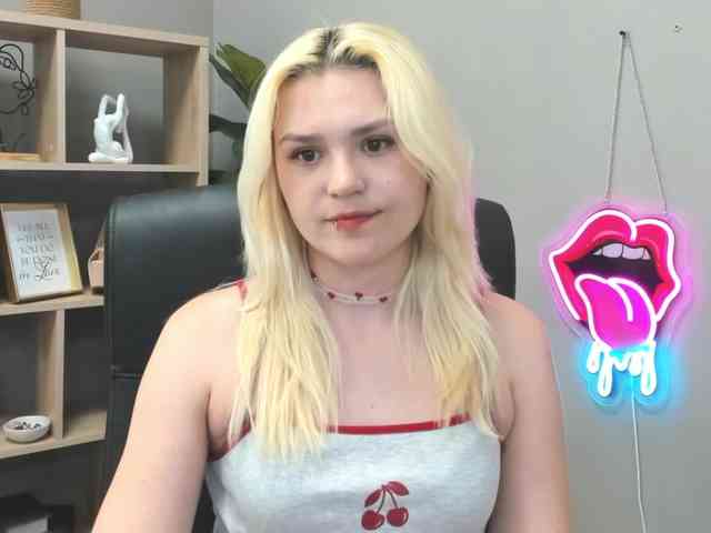 SweetLilyxo webcam