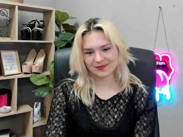 SweetLilyxo webcam