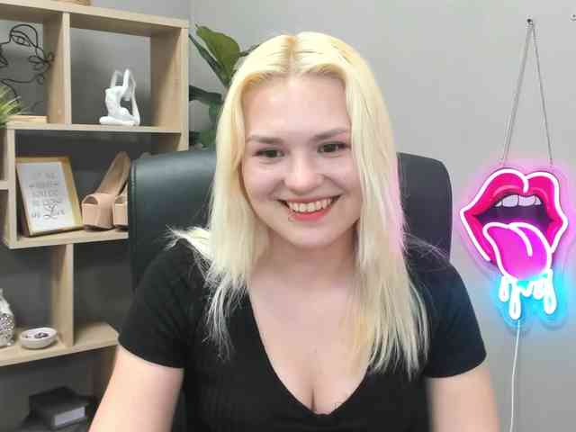 SweetLilyxo webcam