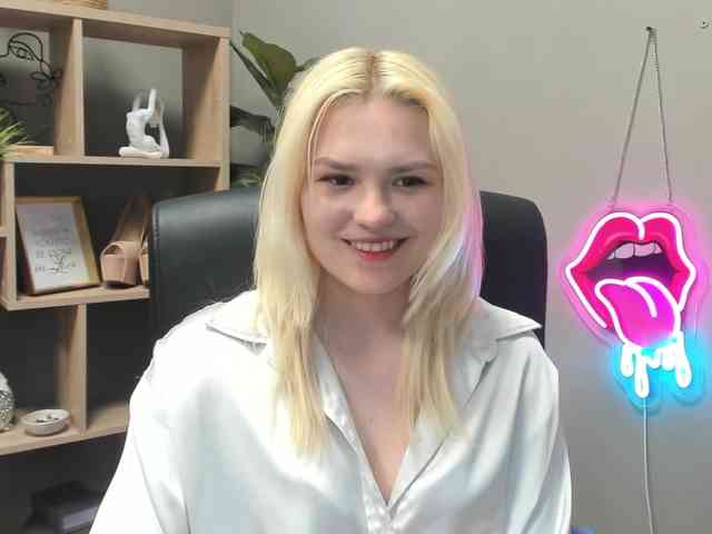 SweetLilyxo webcam