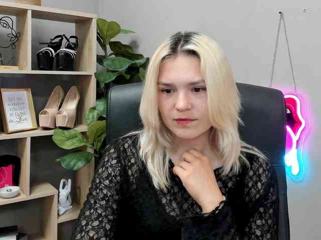 SweetLilyxo webcam