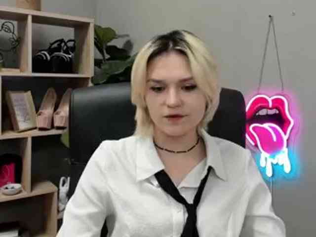 SweetLilyxo webcam
