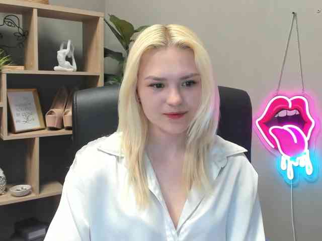 SweetLilyxo webcam