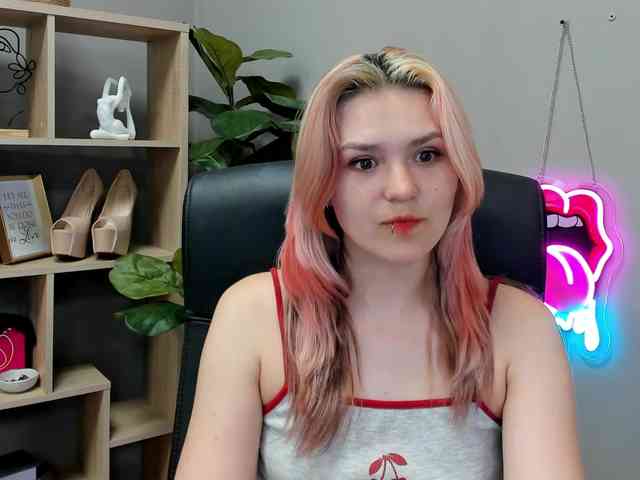 SweetLilyxo webcam
