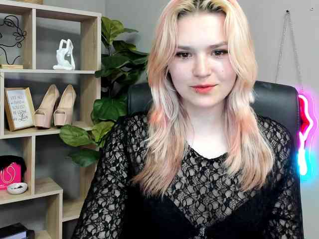 SweetLilyxo webcam