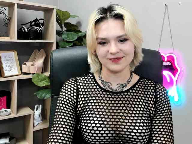 Model: SweetLilyxo